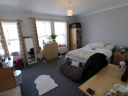 31gorden bed4 1st f front i