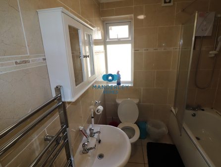 34langhorn bathroom1 i_1080
